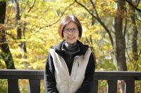 20251103 山本様ご夫妻 19回目のお帰りです！！！毎回沢山のお土産を頂きますが、💛総料理長のために寒い厨房で体を冷やさない様にと起毛付きのエプロンを頂きました💛この冬は暖かく仕事が出来ます！！！来年のご予約も頂き『感謝』です。楽しみに待っていますね！！！尚、ご主人は毎回顔出しNGです！！！【小啄木Fanclub】