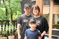 20260814 秋山様ご家族 昔那須湯本にご実家が有ったとの事にはビックリ！お盆時期にはお墓参りに来られているそうで、ご満足頂いた『小啄木』を定宿にしてくれるそうです！！！○○ちゃんもまた来ますと約束してくれました。嬉しいです💛お子さんの成長も楽しみですので来年も来て下さいね！！！○○ちゃんの健やかな成長を心より祈念致します！！！